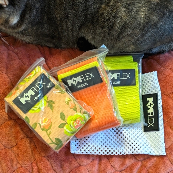 POPFLEX Booty Band Set in Multiple Colors & Intensities - Picture 3 of 3